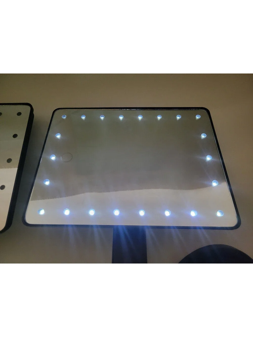 Vivitar 22-LED Lighted Vanity Mirror 6.5